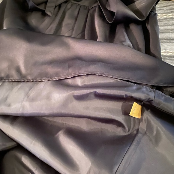 Black satin halter dress - Picture 13 of 16